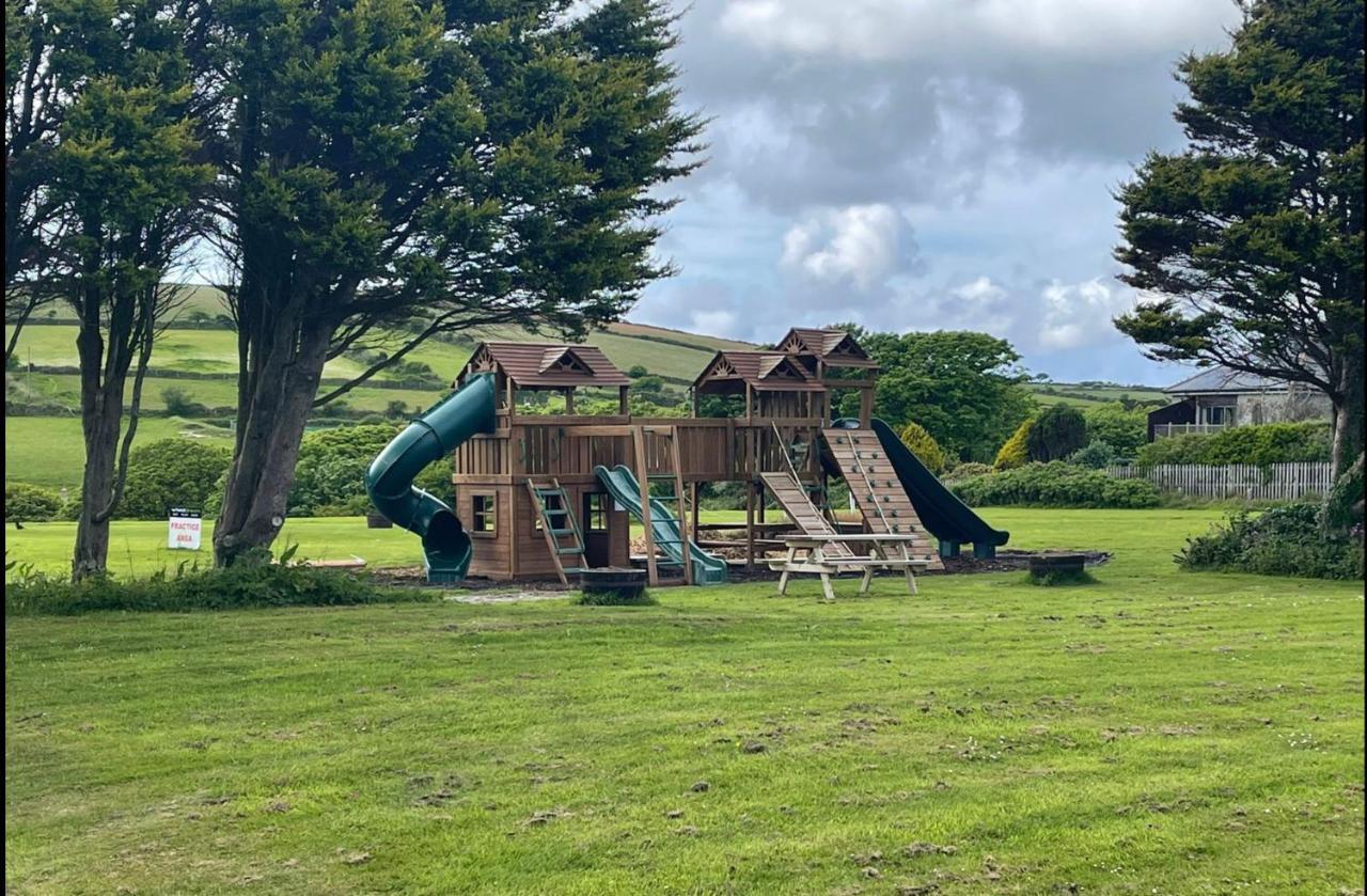 Wheal Rose -Beautifully Fitted Lodge Helston Cornwall 外观 照片